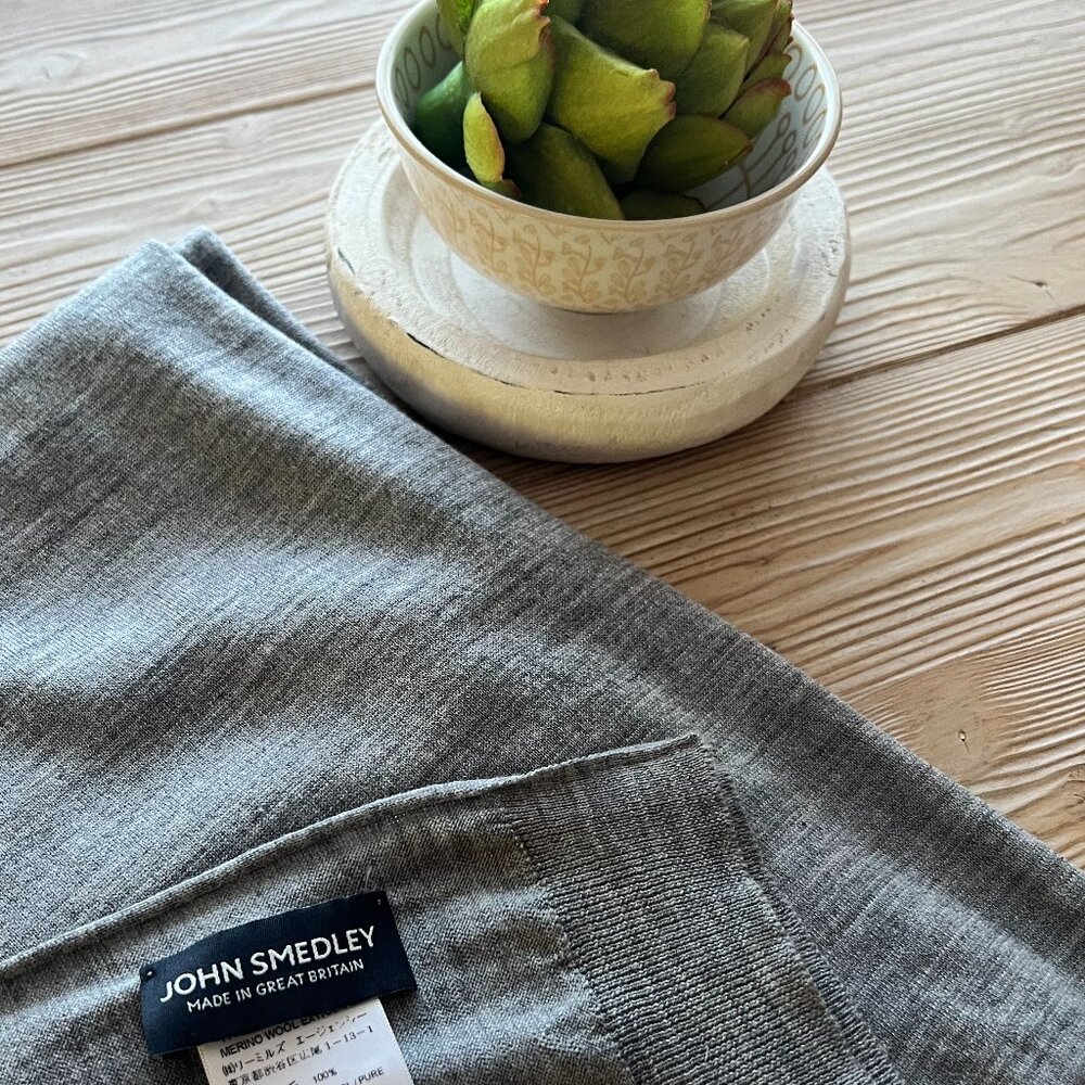 John Smedley 100% Merino Wool Scarf – Made in Great Britain | Extra-Fine Knit
